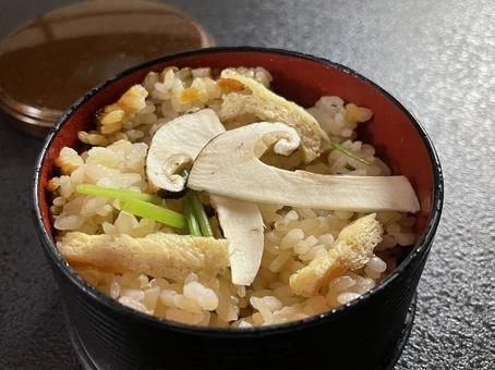 松茸ごはん.jpeg